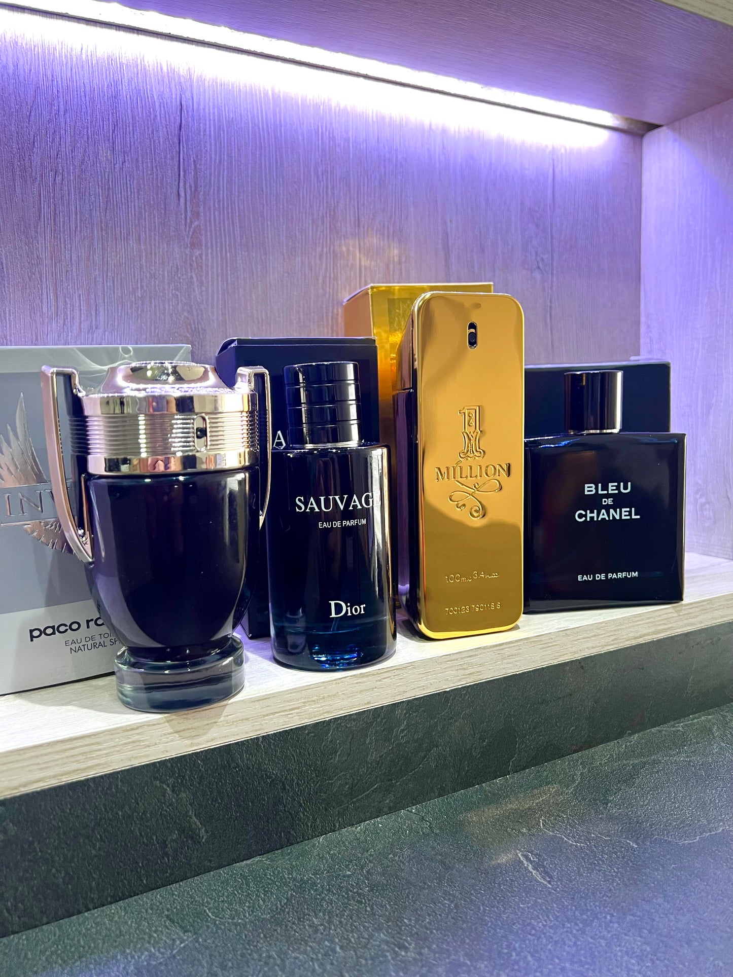 CUATRO PERFUMES ( Sauvage + Bleu Chanel + One Million + Invictus ) + Regalo Perfumero 🎁