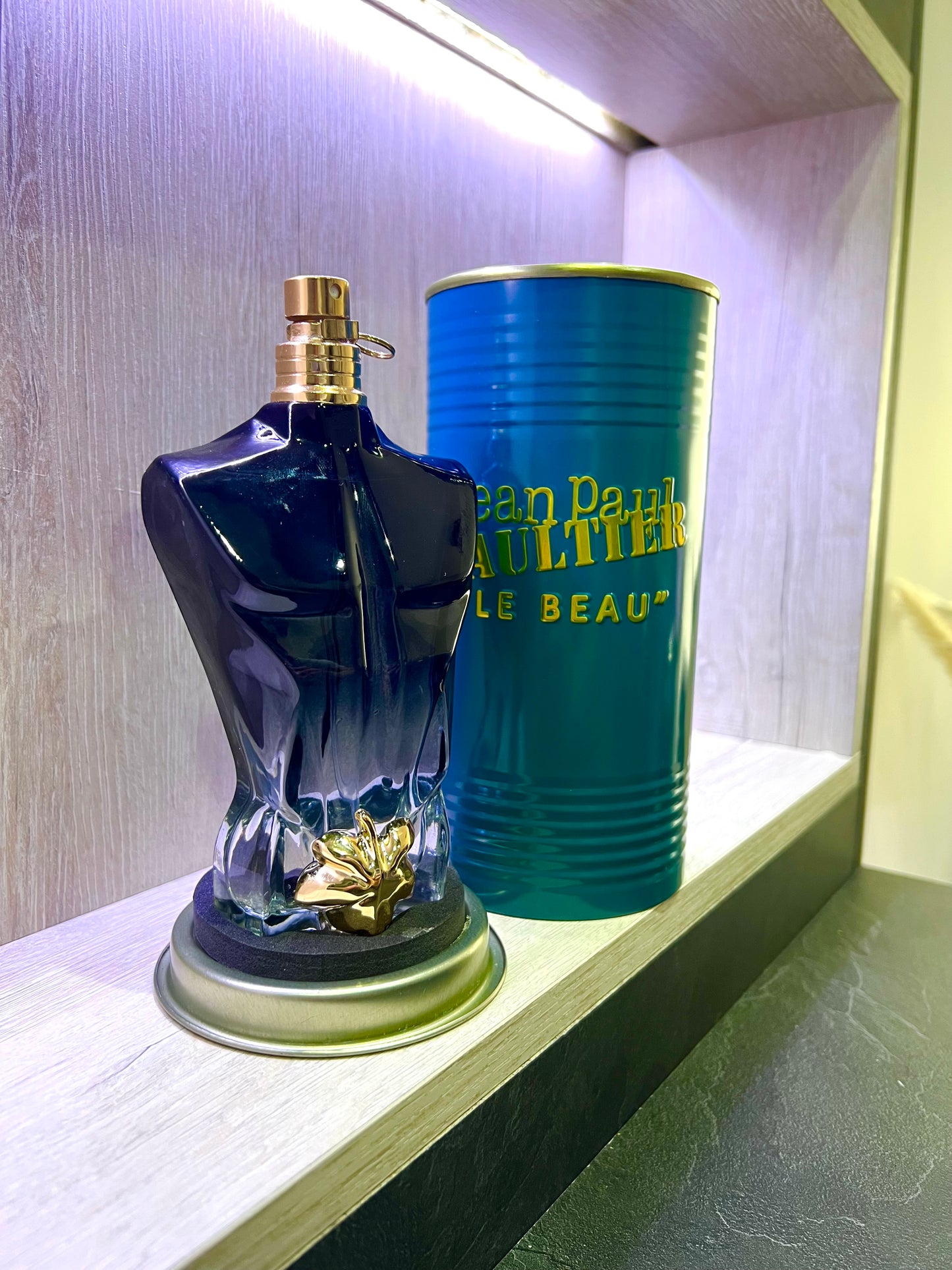 TRÍO PERFUMES ( JPG Elixir + JPG Le Beau + Valentino Born in Roma ) + Regalo Perfumero 🎁