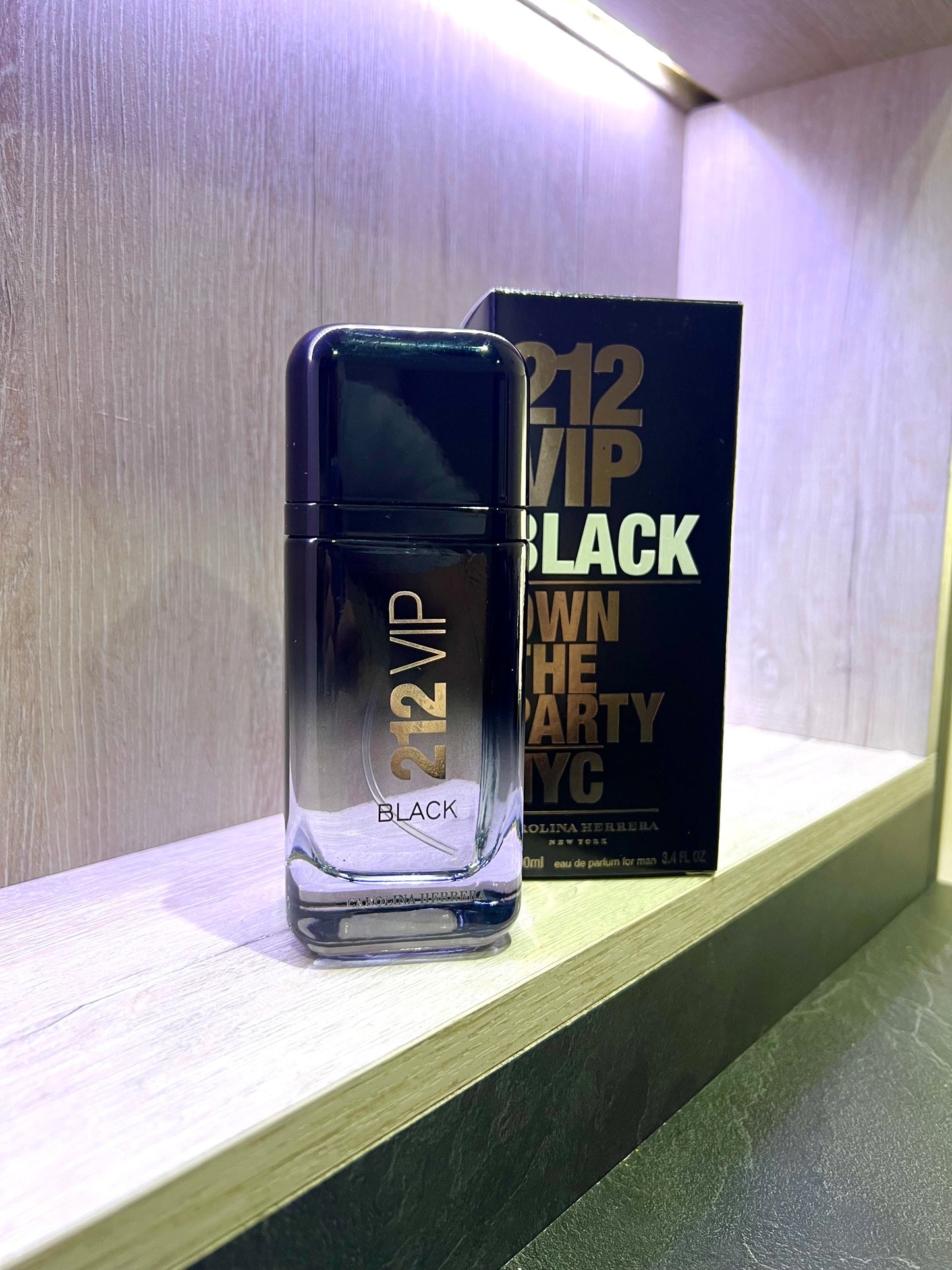 DÚO PERFUMES ( One Million + 212 VIP Black ) + Regalo Perfumero 🎁