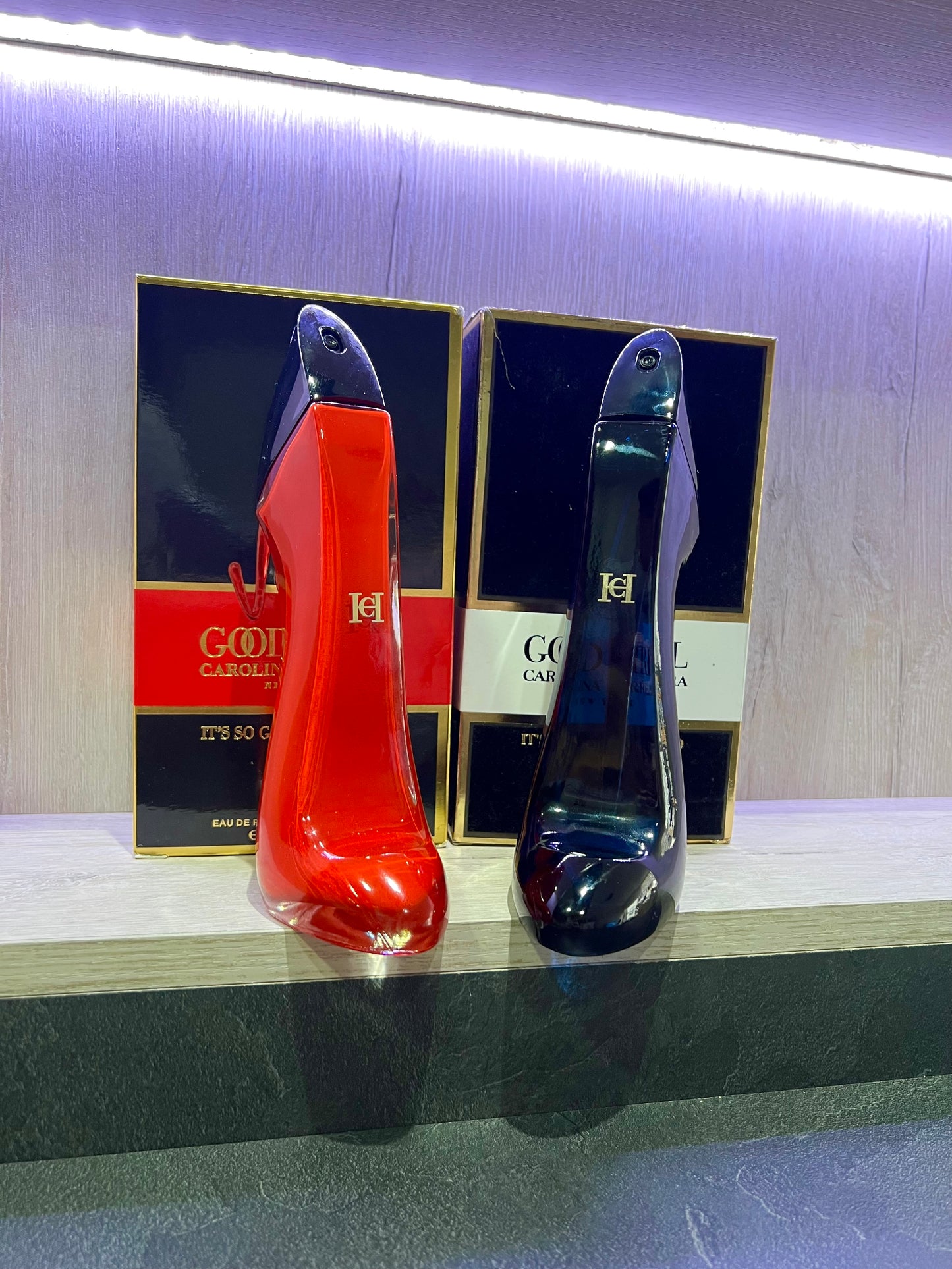 DÚO PERFUMES ( Good Girl + Very Good Girl ) + Regalo Perfumero 🎁