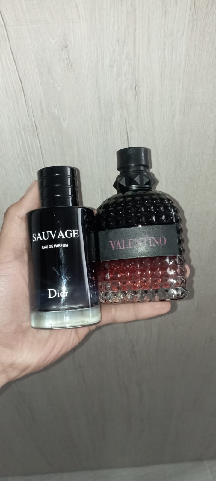 DÚO PERFUMES ( Dior Sauvage + Valentino Born in Roma ) + Regalo Perfum – SILVA PERFUMERIA