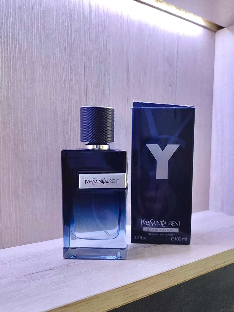 5 PERFUMES + 1 OBSEQUIO ( Y YSL + JPG le male + creed aventus + creed mountain water + sauvage elixir + 1 Perfumero )